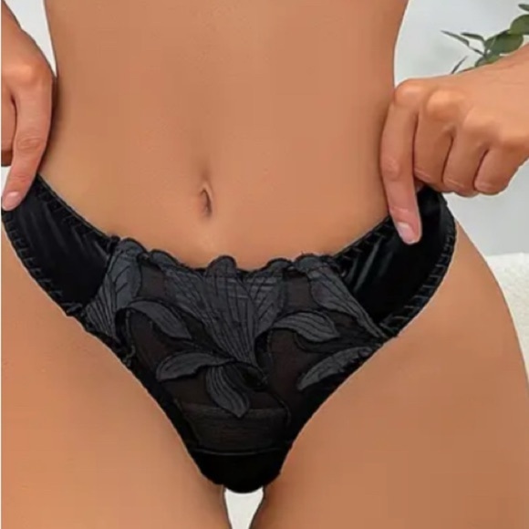 Black Satin‎ Lily Embroidered Floral Overlay Push-Up Bra & Thong Panty Set NEW - Picture 4 of 17